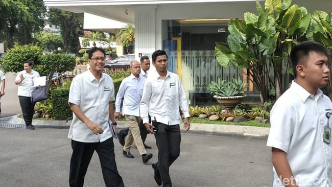 Rupiah Terpuruk Tembus Rp17.600, Menkeu Purbaya Buka Suara Usai Ditanya Prabowo
